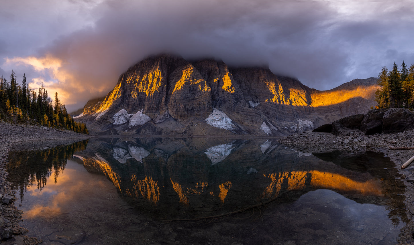 Morning at Floe lake